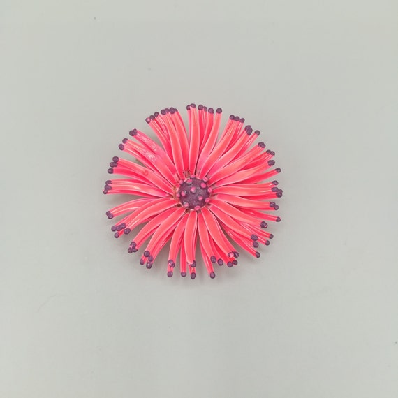 Vintage 70's Brooch "Flower Power" Bright Pink an… - image 3