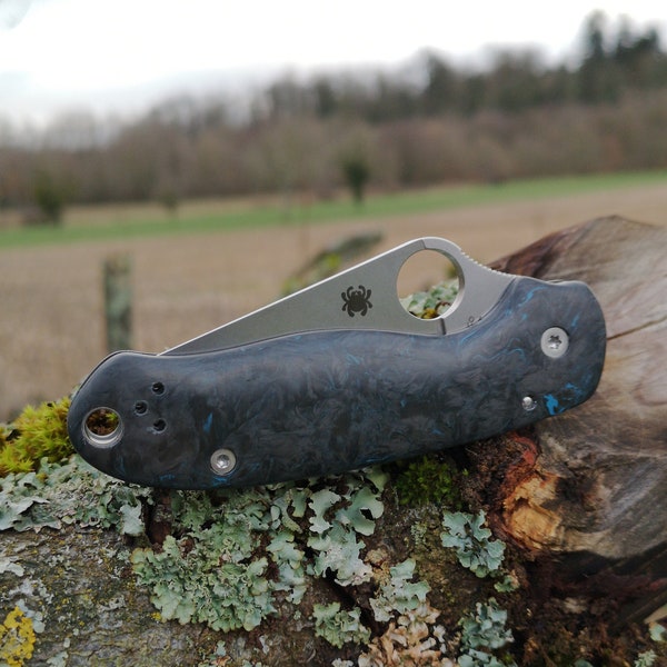 Scales for Spyderco Paramilitary 3 FATCARBON DARKMATTER BLUE