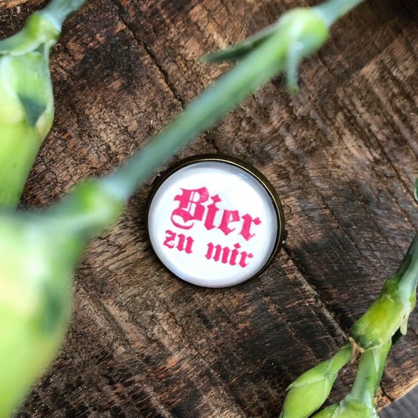 Anstecker "Bier zu mir" pink