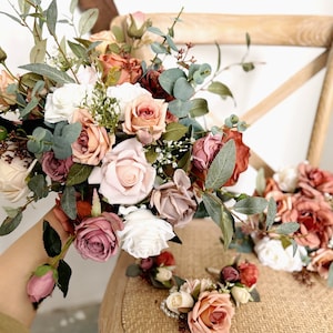 Terrakotta und weiße Hochzeitsblumen, Hochzeit im Herbst, Rose und Eukalyptus Hochzeit im Herbst, Seidenblumenstrauß im Herbst