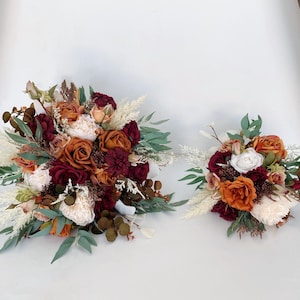 Rost Burgunder Iovry Weiße Rose & Pampas Hochzeitsstrauß, Gebrannte Orange Terra Cotta Hochzeit, Herbst Rustikaler Seidenblumen Brautjungfer Brautstrauß