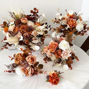 Gebrannte Orange und Elfenbeinweiß-Herbststrauß, Gebrannte Orange-Braut- und Brautjungferstrauß, Herbst-Seidenblumenstrauß, Herbst-Hochzeitsstrauß