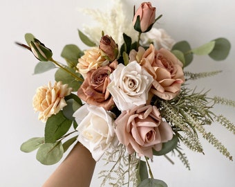 テラコッタの花、ニュートラルカラーのウェディングブーケ、テラコッタ