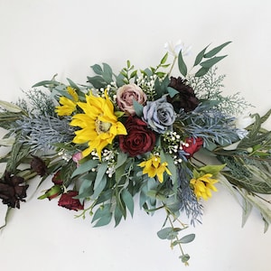 Guirnalda de girasoles y rosas, decoración de pared con girasoles artificiales, adornos de girasoles artificiales, guirnalda de boda burdeos/amarillo/azul polvoriento, decoración de arcos