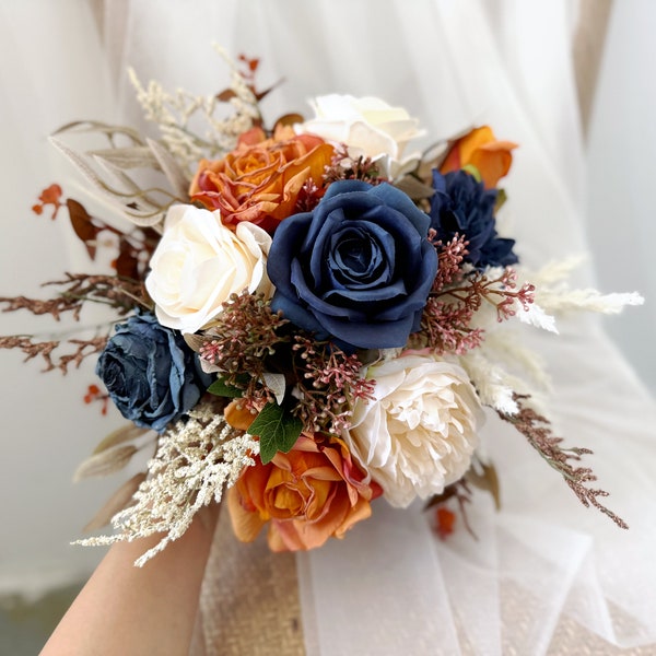 Fleurs de mariage orange brûlé et bleu marine, bouquet de demoiselle d'honneur mariage orange brûlé et bleu marine, bouquet de fleurs en soie orange brûlé et bleu marine