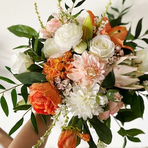 Orange Pfirsich Weiß Grün Blush Hochzeit Braut und Brautjungfer Blumenstrauß, tropische Hochzeit Blumenstrauß, Pfirsich und weiße Hochzeitsideen