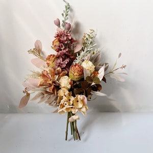 Gebrannte Orange und Beige Hochzeitsstrauß, Herbsthochzeit Braut- und Brautjungfersträuße, rustikale Boho-Hochzeits-Seidenblumen, vertikaler Strauß