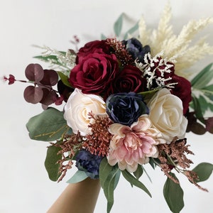 Burgunder und Marine Hochzeit, Burgunder und blush Hochzeit, Marine und blush Hochzeit, rustikaler Brautstrauß Brautjungfer Blumenstrauß, Seidenblumenstrauß