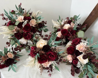 Bouquet de mariée rose et eucalyptus bordeaux et blanc ivoire, fleur de mariage bordeaux, mariage de fleurs de soie bordeaux, bouquet de demoiselle d'honneur