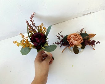 Boutonniere & Wrist Corsage with Fall Colors, Customized Wedding Boutonniere and Wrist Corsage, Burgundy Boutonniere