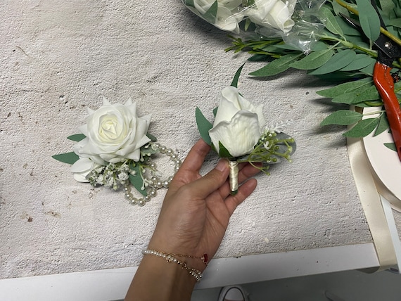 ホワイトローズとラムズイヤーのブーケとブートニア プリザーブドアンティークピンク ラウンドブーケ・ブートニア 結婚