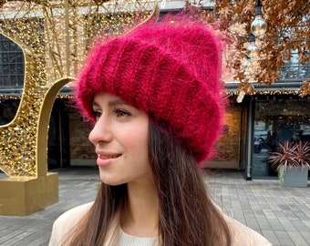 Chapeau en tricot rouge Bonnet Slouchy Femmes Cape de laine rouge Chapeau en tricot torsadé Bonnet rouge Bonnet au crochet rouge Chapeau d'hiver rouge Chapeau Slouchy noir Chapeau Mohair rouge