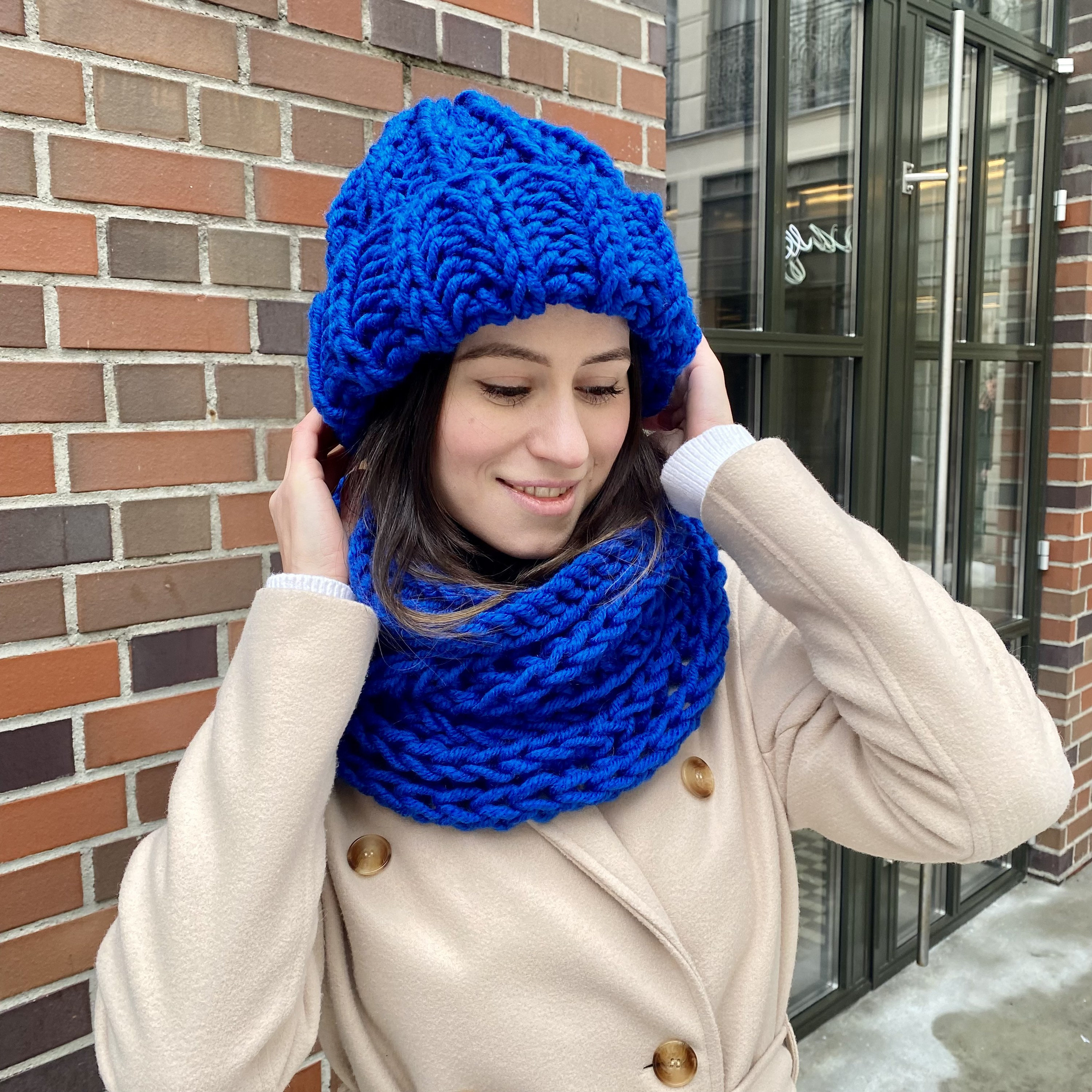 Women’s Navy Blue Winter Fleece-Lined Chunky Knit Beanie Snow Hat Cap Warm Fleece Lined Beanie for Men Women - Unisex Knit Cuffed  main image 2