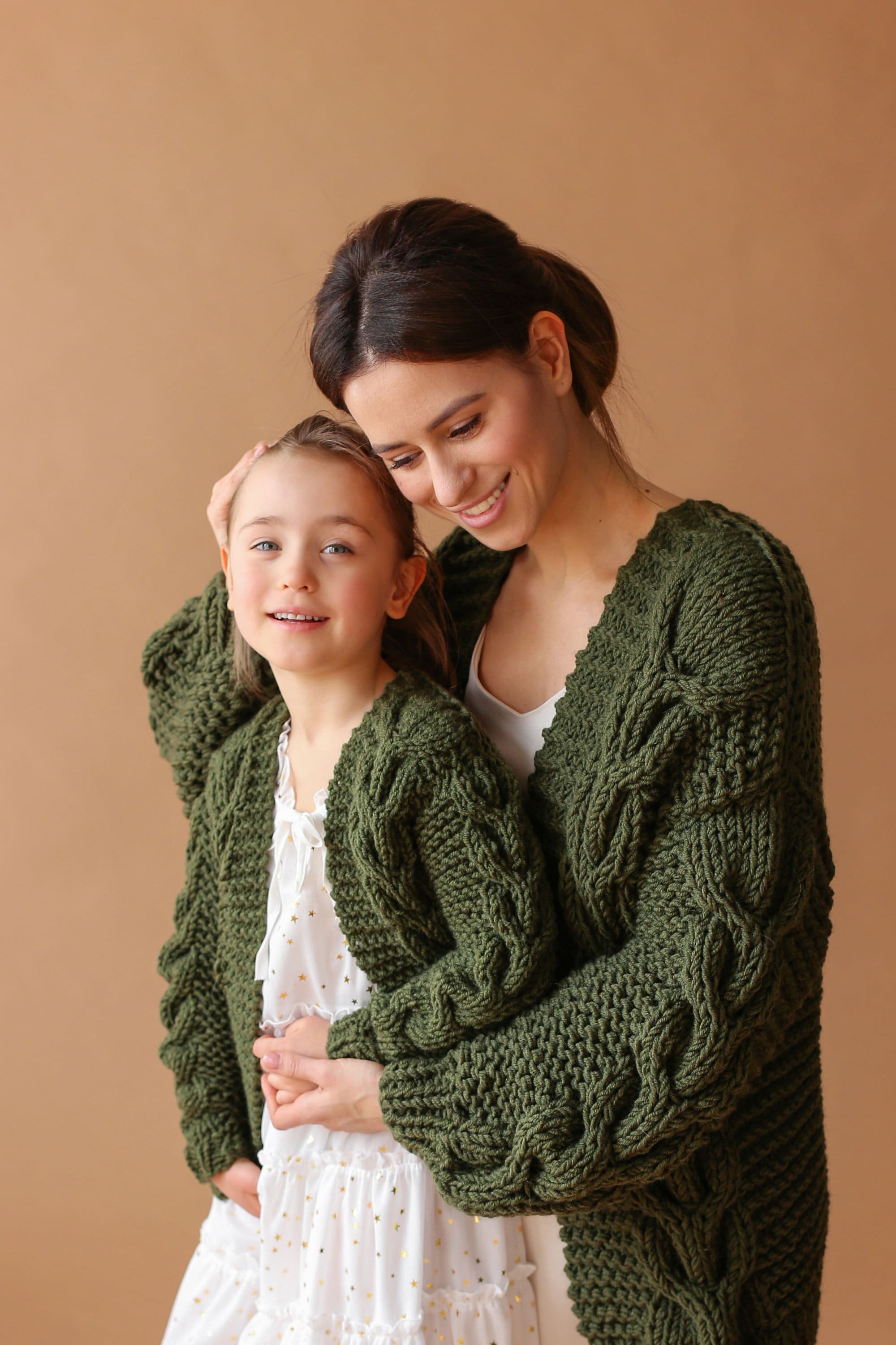 matching jumpers mum and daughter