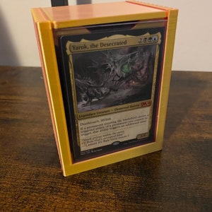 Caixa de baralho de comandante de janela impressa em 3D. Serve para carregador superior! Caixa de cartas. MTG. Magic the Gathering