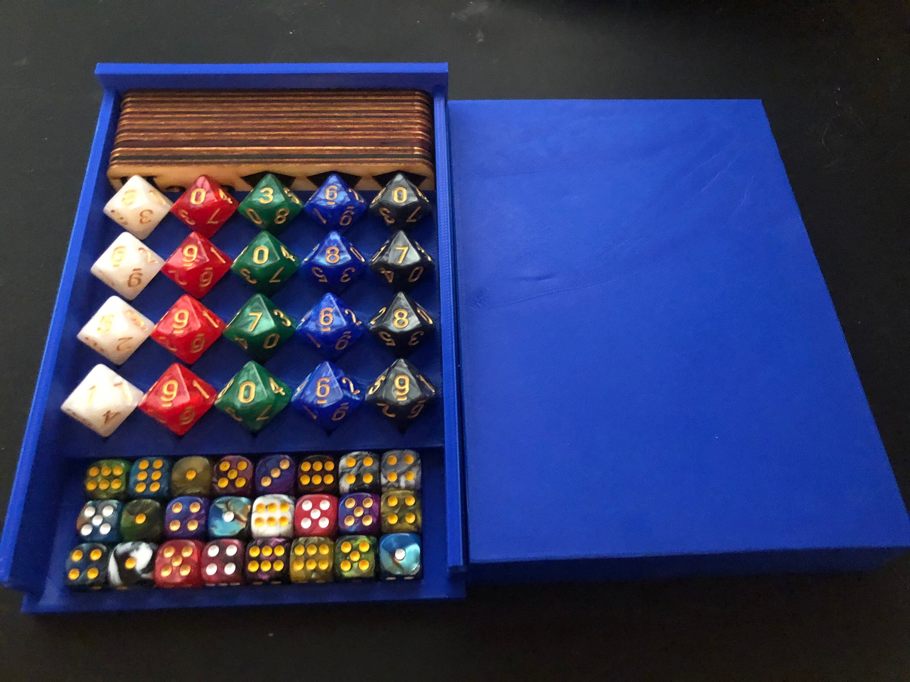 未開封！マジックザギャザリング むら気な天使デッキケースとライフカウンター 未開封！マジックザギャザリング むら気な天使デッキケースと