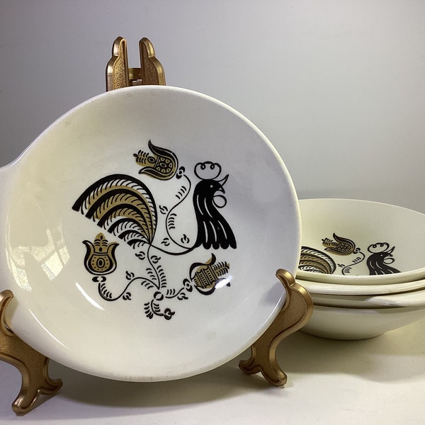 Set of 5 Royal China Good Morining Rooster pattern cereal bowls. Use for cereal, change, jewelry, candy or snacks. One has discoloration.