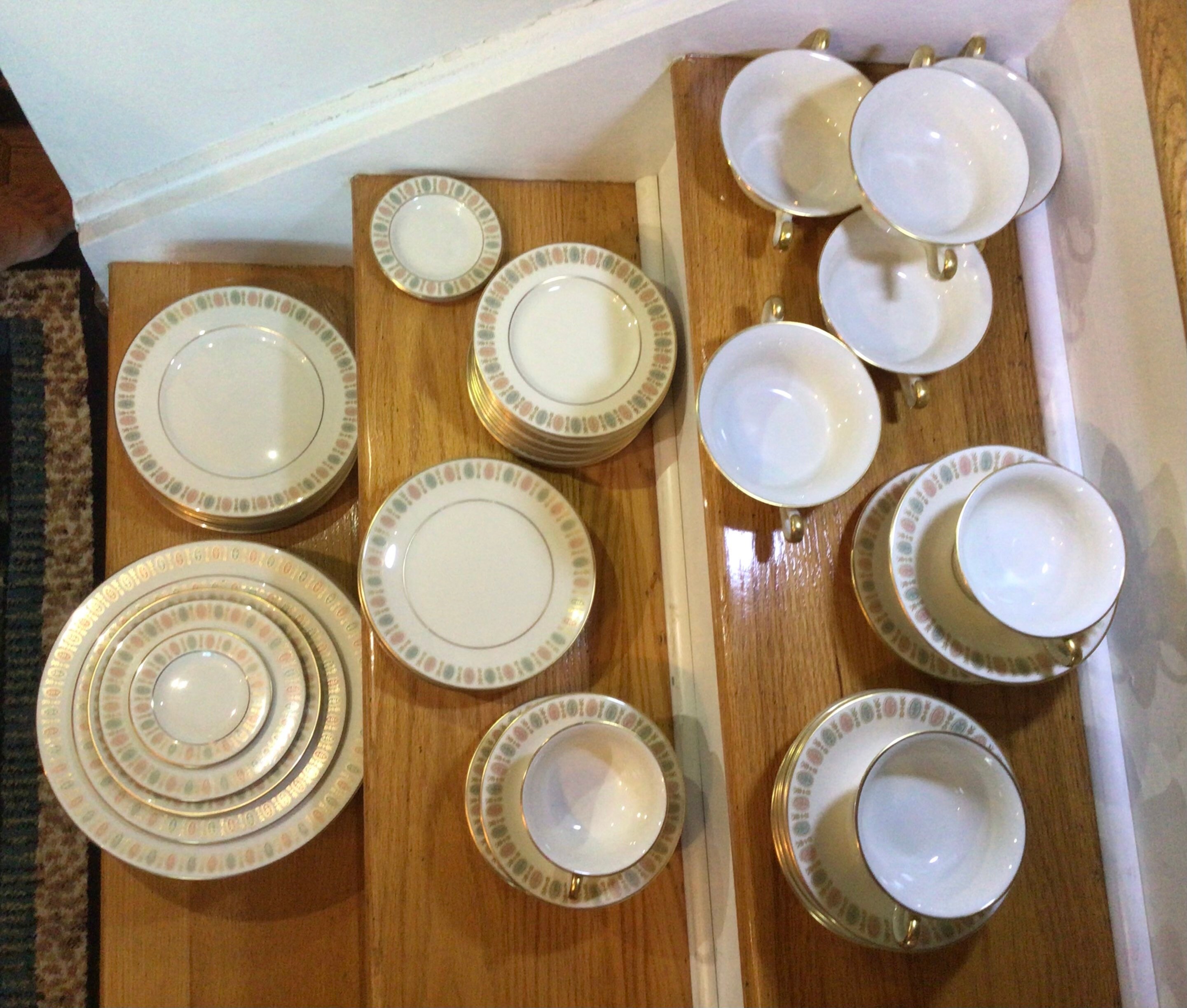 Large Assortment (over 60 Pieces) of Vintage Castleton China Lavalliere ...