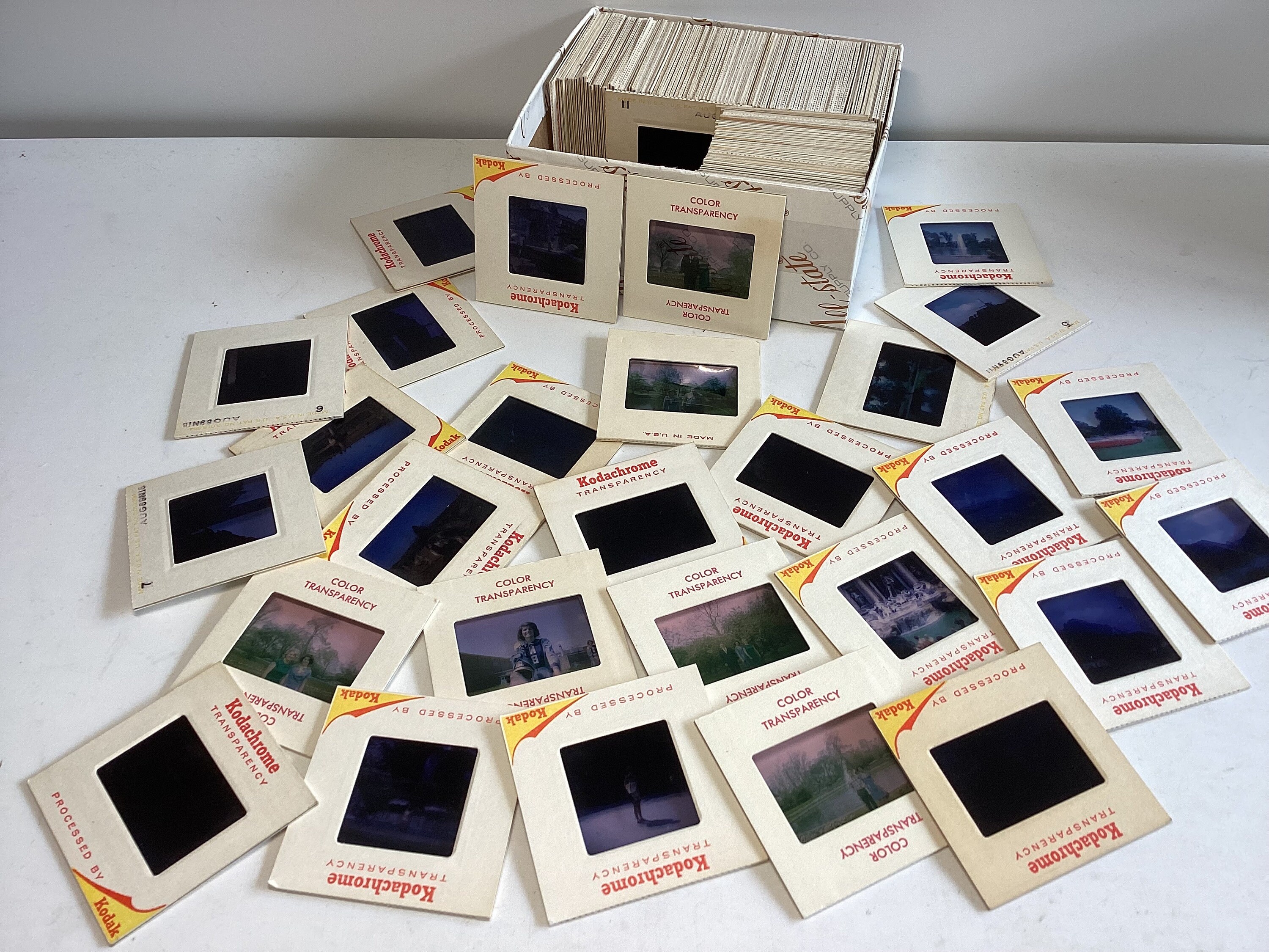 700 Vintage 35mm Color Slides Lot Kodak AS IS Cameras & photography