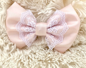 Pretty light pink and white lace hair bow. Chic flower girl wedding accesory for girls, Satin elegant hair bow accesory by stefanelcreations