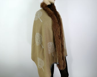Double face viscose shawl with fox trim