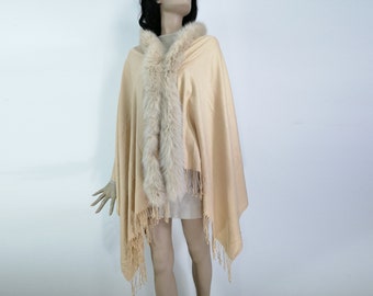 Beige shawl with fox trim
