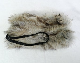 Finn raccoon muff double side fur