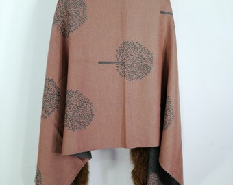 Double face viscose shawl with fox trim