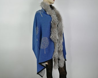 Double face viscose shawl with fox trim
