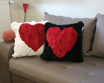Real fur pillow case with heart motif
