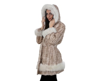 M / Hooded mink coat with belt