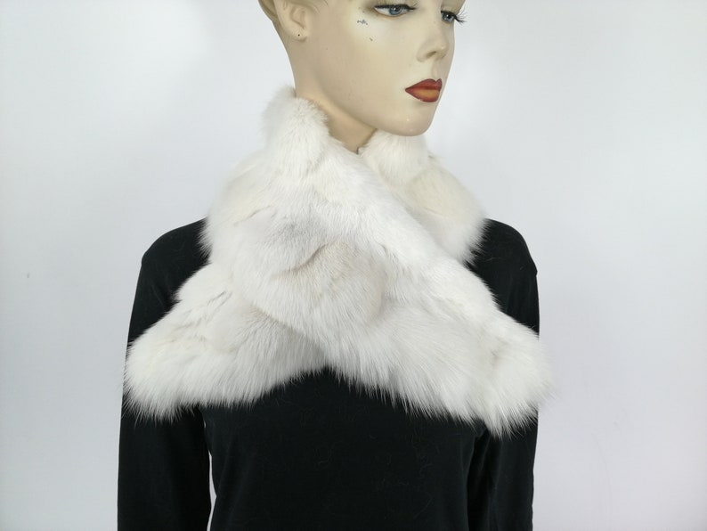 White fox collar