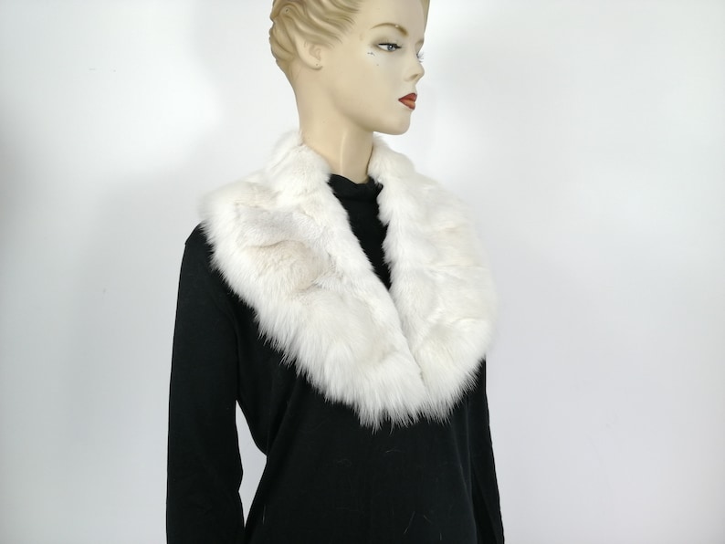White fox collar