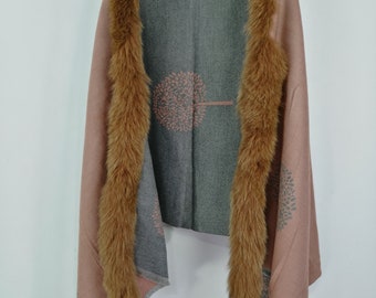 Double face viscose shawl with fox trim