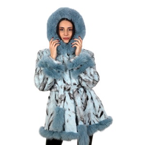 L / Hooded mink coat with belt