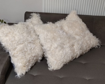 Set of 2 pillow cases of white sheepskin fur