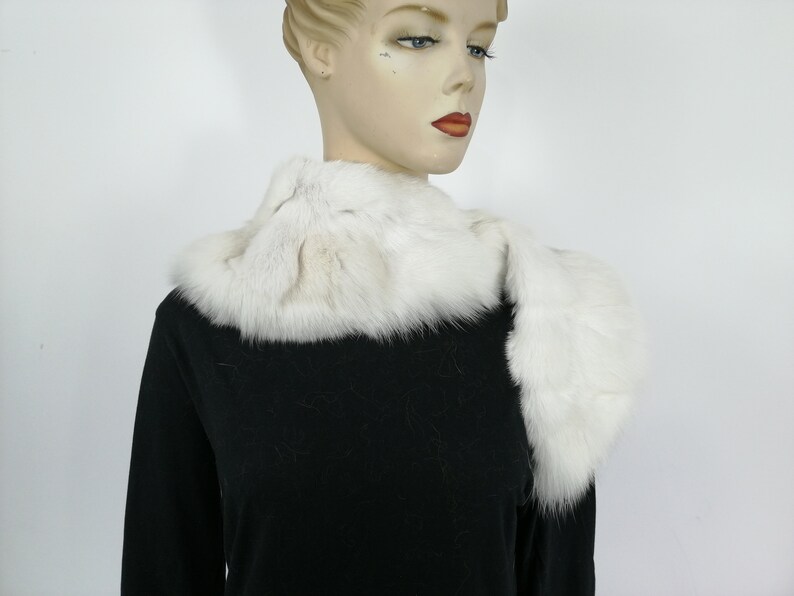 White fox collar
