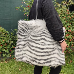 Big shoulder fur bag print zebra