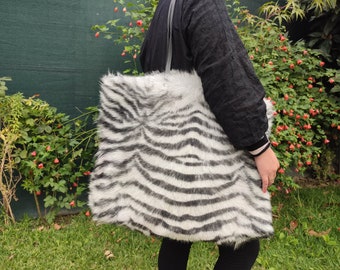 Big shoulder fur bag print zebra