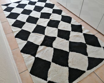 Sheepskin carpet black and white