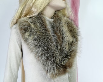 Raccoon fur collar