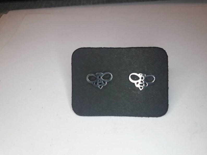 Manchester bee Bee studs Stainless steel silver cute stud bee earrings Hypoallergenic bee earrings Bee jewellery Cute bee earrings