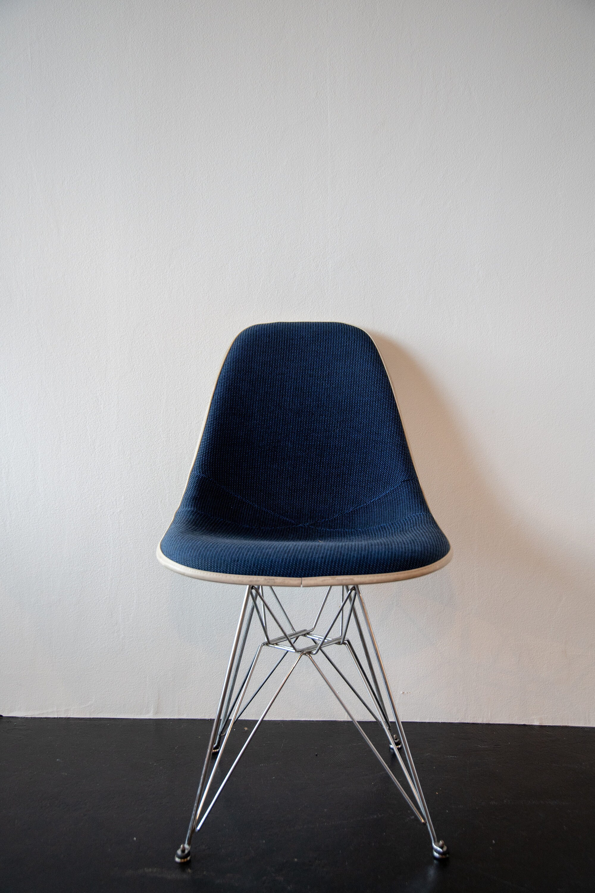 Herman Miller Eames Shell Chair - Etsy Canada