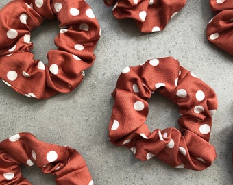 Scrunchie mintsilver polka dots