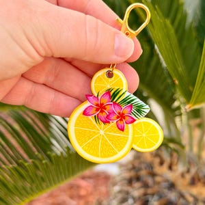 Puede incluir: Un juego de tres tazas de cer&aacute;mica con un acabado moteado y mate. Las tazas son de color crema, gris claro y gris oscuro. Cada taza tiene un dise&ntilde;o simple y minimalista, ideal para caf&eacute; o t&eacute;.