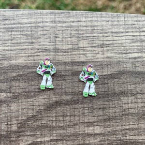 Boucles d'oreilles Buzz l'Éclair : bijoux Toy Story, Pixar, clous d'oreilles en acrylique faits main sans nickel, hypoallergéniques