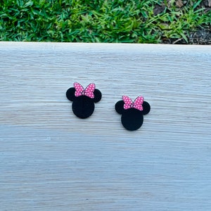 Classic Minnie Earrings: Disney Park Accessories, Handmade Acrylic Nickel Free Studs, Hypoallergenic bild 5
