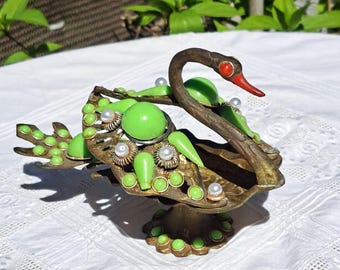 Cenicero de latón con forma de cisne, pico y ojos rojos y piedras verdes - Vintage