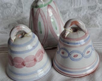 3 campanelle in ceramica più piccole dello stesso produttore - motivo delicato