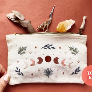 Kit de pochettes à broder Lune du désert | Kit de broderie bohème phases de lune | Boîte artisanale d'automne | Kit de broderie main bohème | Pochette brodée DIY